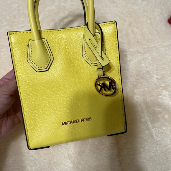 Michael Kors crossbody - Picture 2 of 5